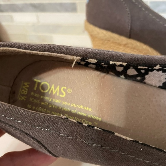 Toms Calypso Women’s 8.5 gray canvas upper peep toe beige Espadrille wedge shoe - Picture 3 of 7